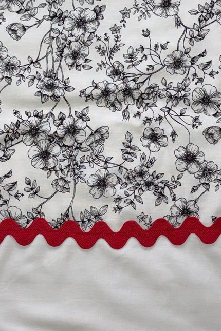 Noir Blossom Burp Cloth