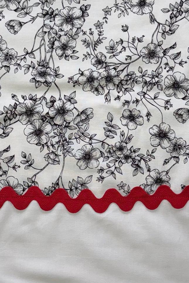 Noir Blossom Burp Cloth