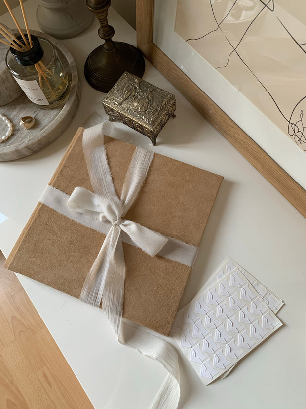 <h2>Shipping and Returns</h2>